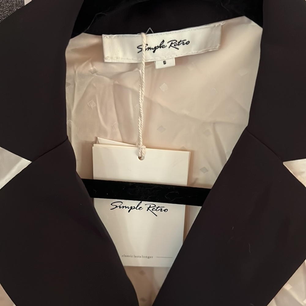 Simple Retro Blouse - Picture 3 of 4